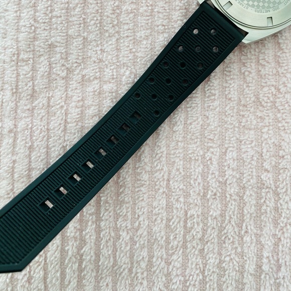 🚫SOLD🚫 Tag Heuer Men Formula 1 Chronograph Watch - Picture 8 of 11